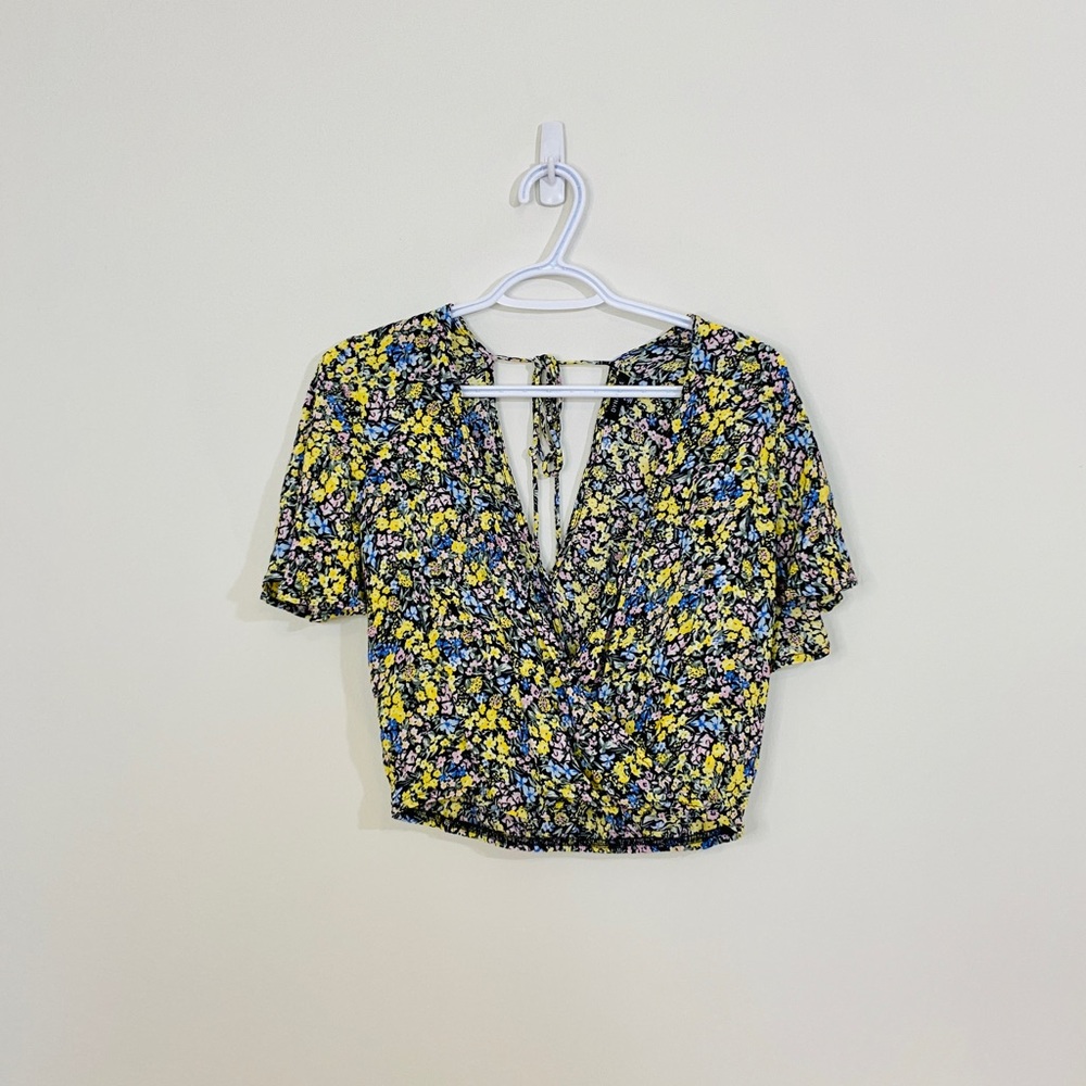 🖤 Dynamite |Cropped Floral Wrap  Blouse